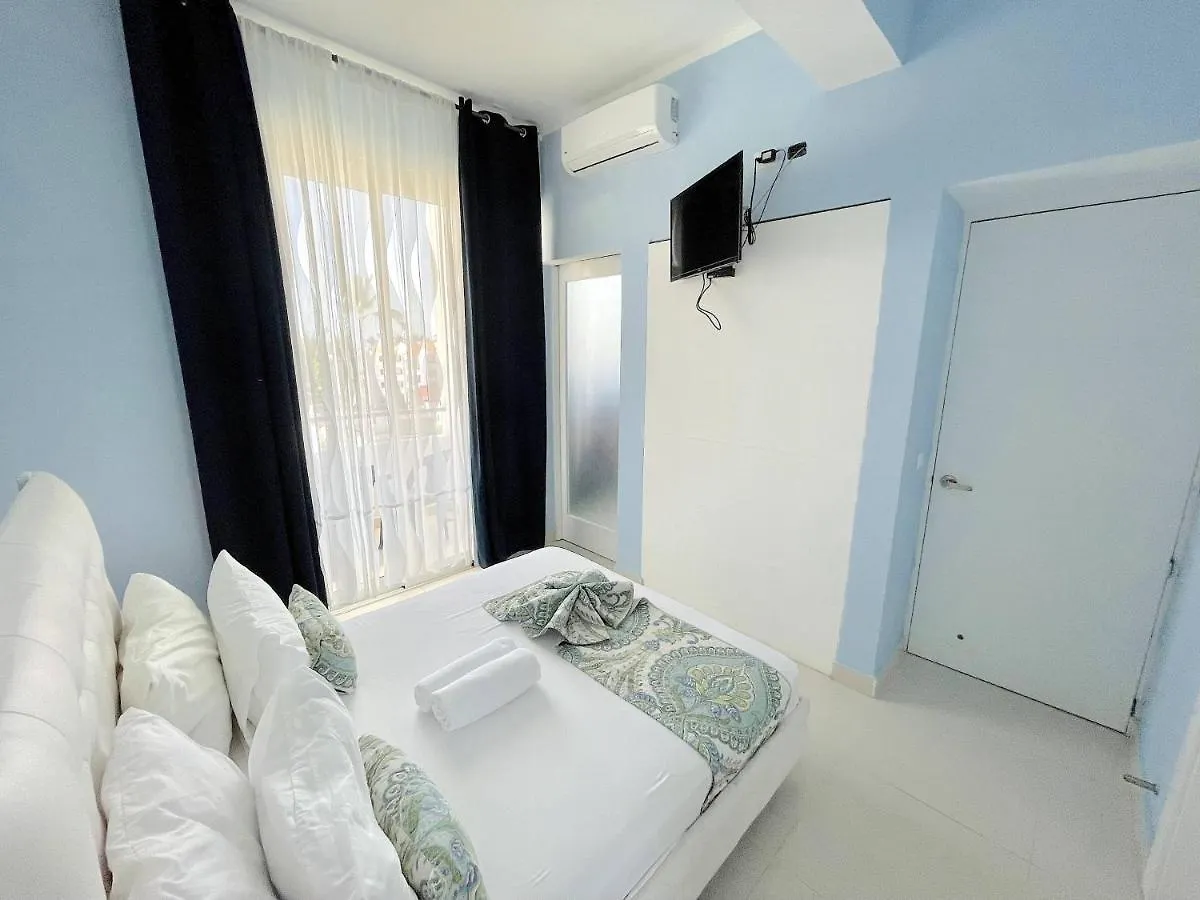 Ducassi Suites Rooms & Beach - Playa Bavaro - Wifi - Parking - Rooftop Pool & Spa 蓬塔卡纳 5*,  多米尼加共和国